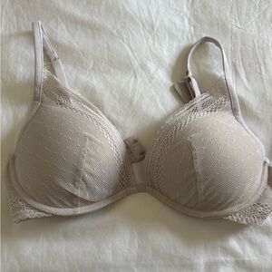 Victoria's Secret Lace Bra in Cream
